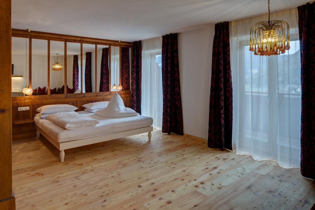 Frida Am Wald Hotel Rasun di Sotto Bilik gambar